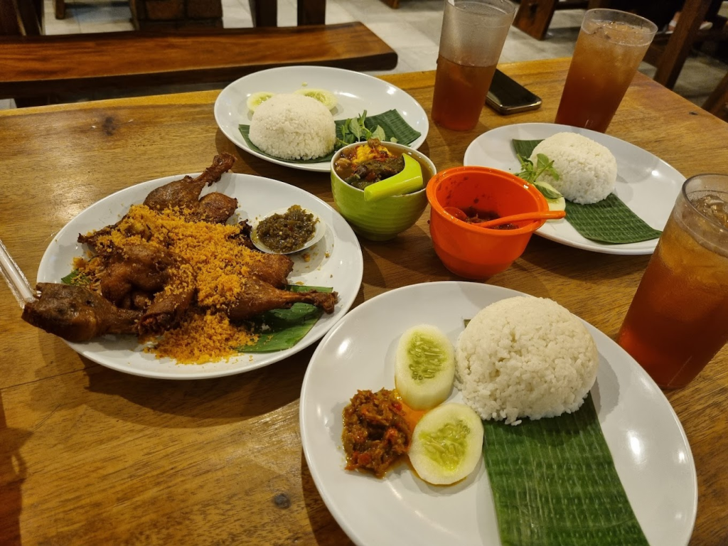 bebek kaleyo, restoran di jakarta timura