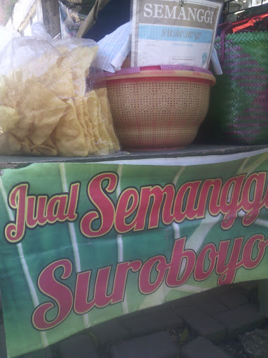 makanan kaki lima di surabayaPecel semanggi