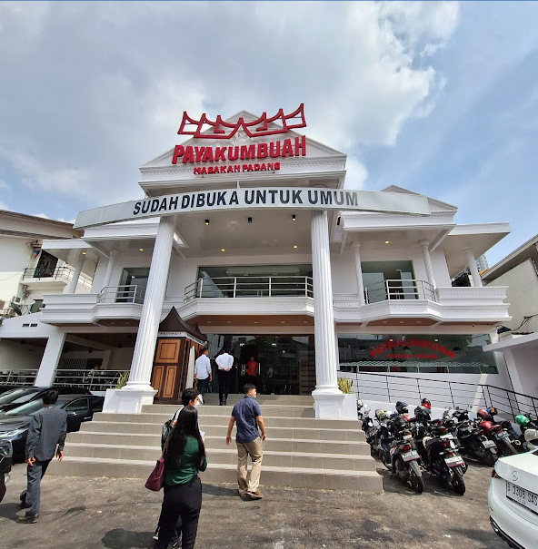 paya kumbuah restoran padang di jakarta.