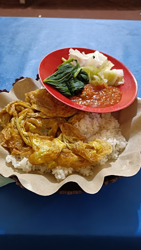 Makanan Kaki Lima Bondowosowarung bu banjir