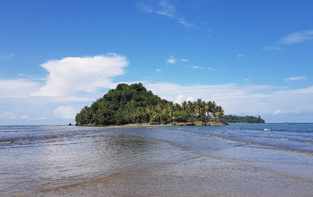 Pantai Di Sumatera Barat